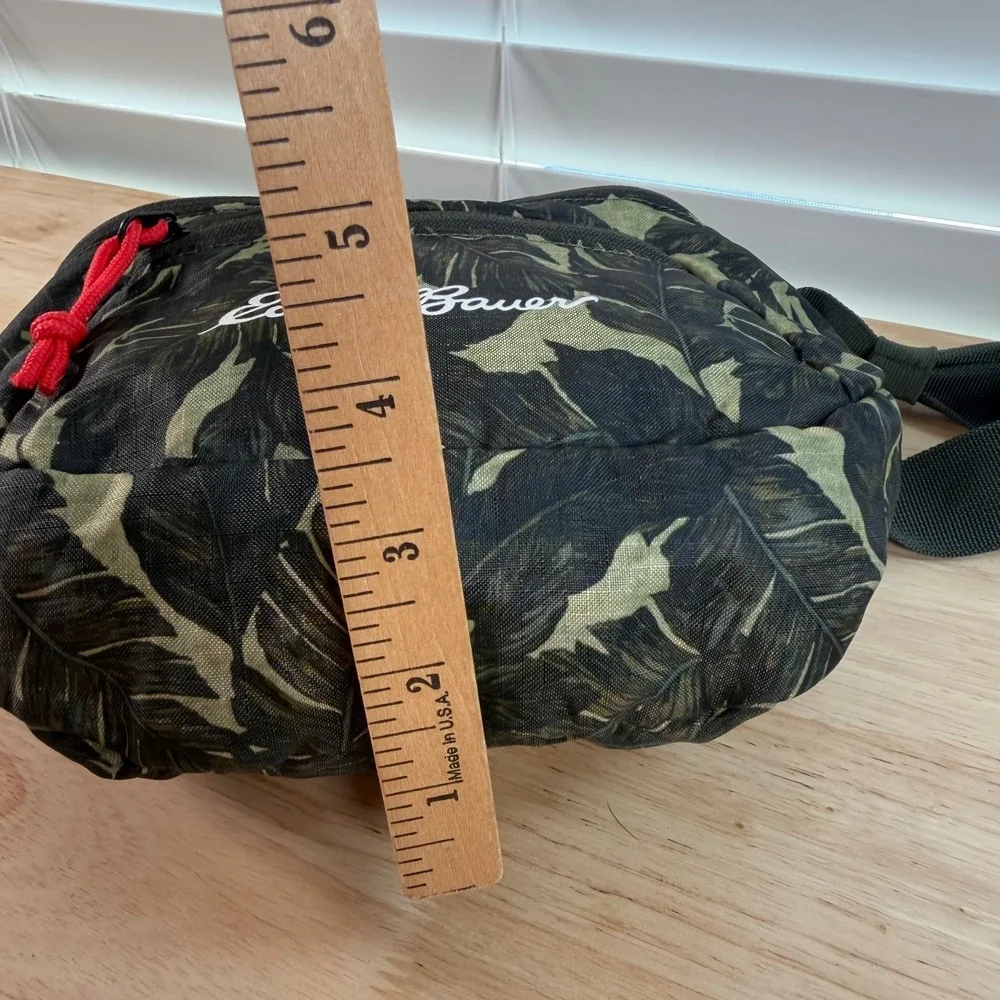 Eddie Bauer Stowaway Tropical Leaf Camo Zipper Packable Waist Pack Fanny